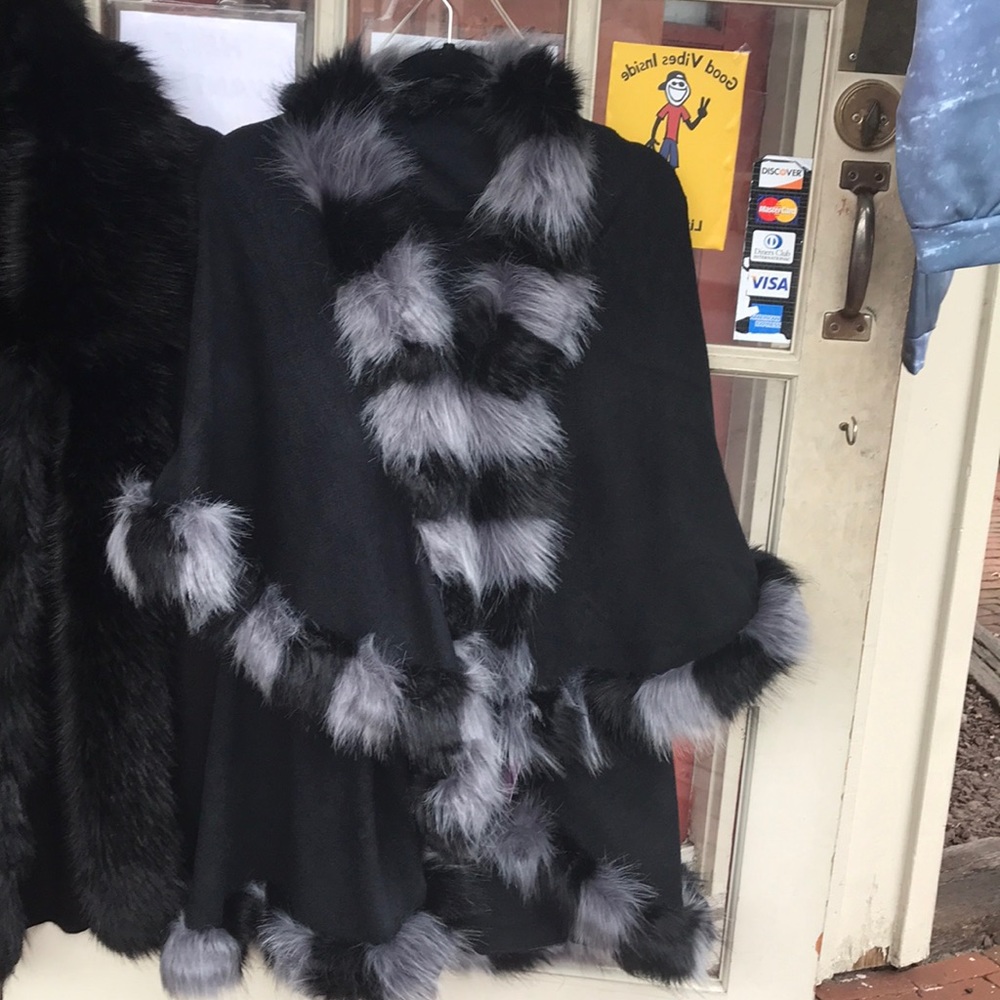 Beautiful black cape with black & grey faux fur